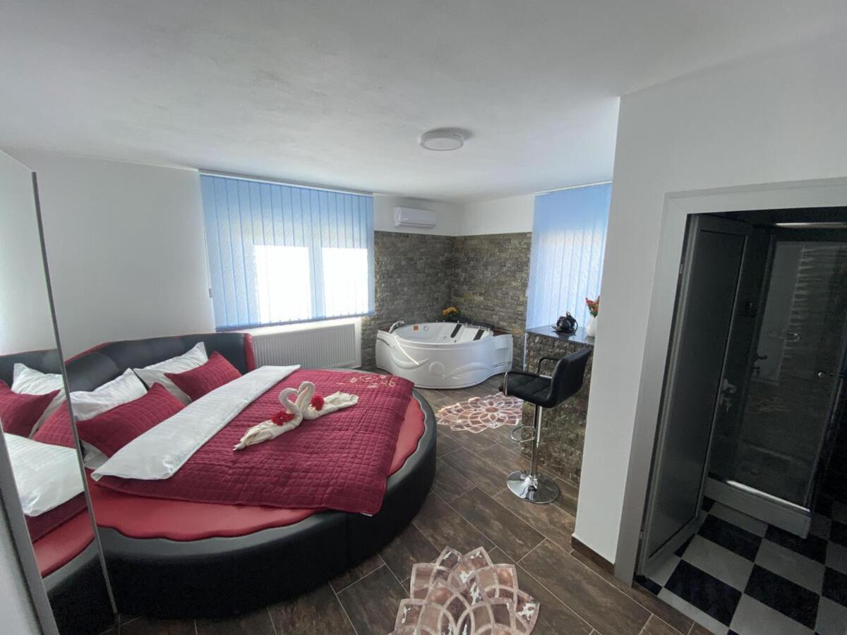 Motel Aladin Cazin Exterior photo