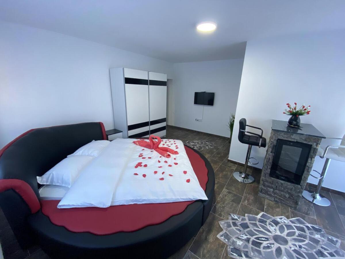 Motel Aladin Cazin Exterior photo