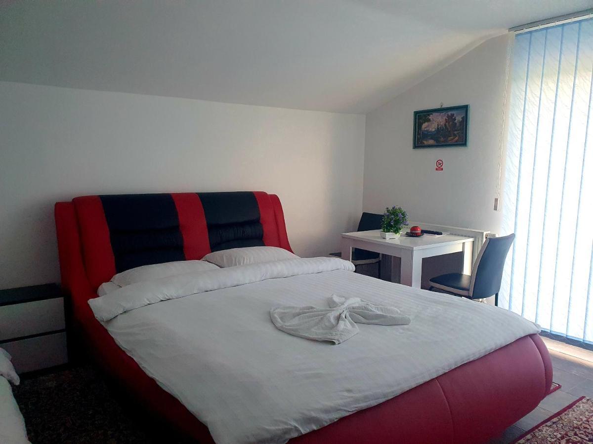 Motel Aladin Cazin Exterior photo